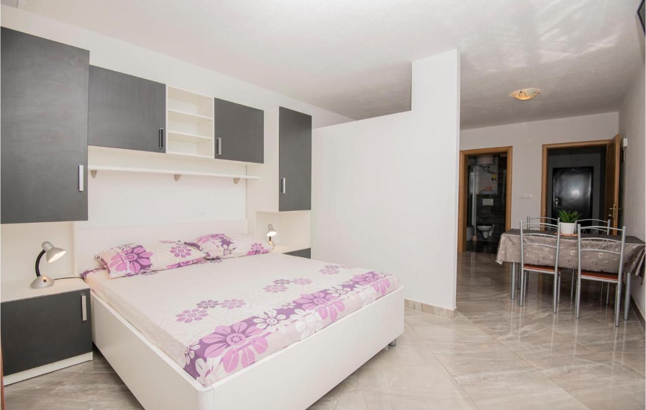 Beautiful Apartment In Krvavica With Kitchen מראה חיצוני תמונה