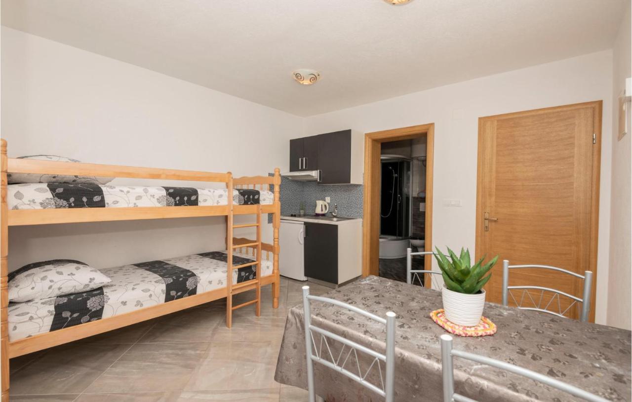 Beautiful Apartment In Krvavica With Kitchen מראה חיצוני תמונה