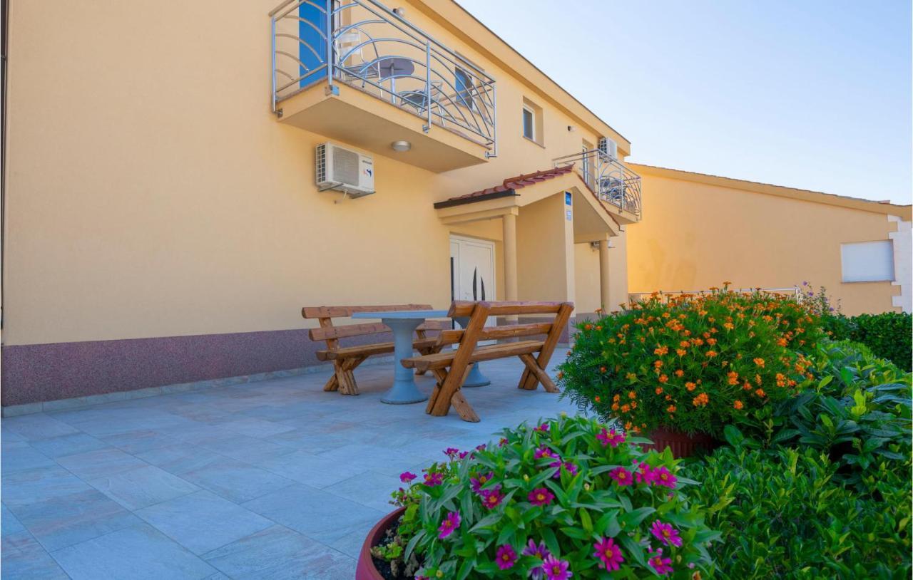 Beautiful Apartment In Krvavica With Kitchen מראה חיצוני תמונה