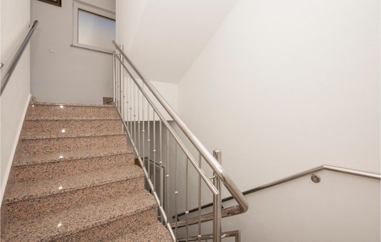Beautiful Apartment In Krvavica With Kitchen מראה חיצוני תמונה